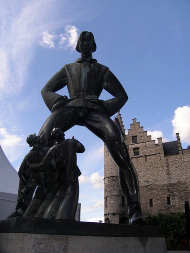 27 - Statue
Antwerp, Belgium