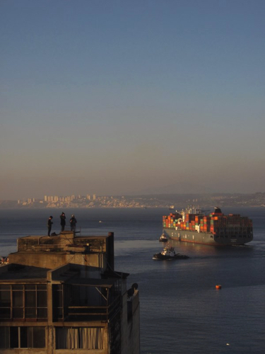 9 - Departing ship in Valparaiso