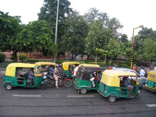68 - Motorized rickshaws in Dehli