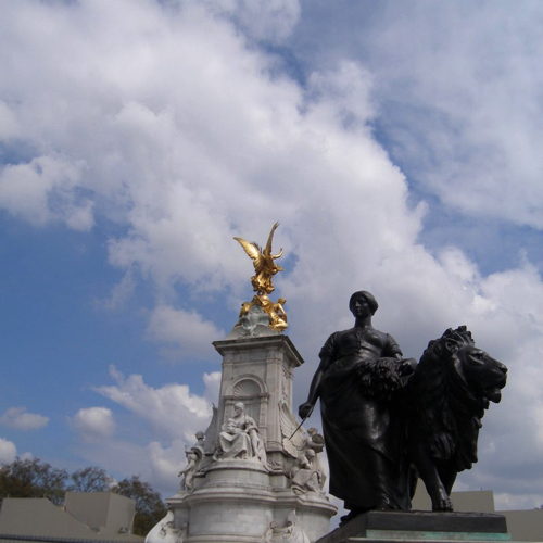 22 - Fountain at Buckingham Palace
